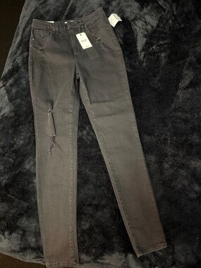 Forever 21 Black Skinny Jeans with Subtle Distressing